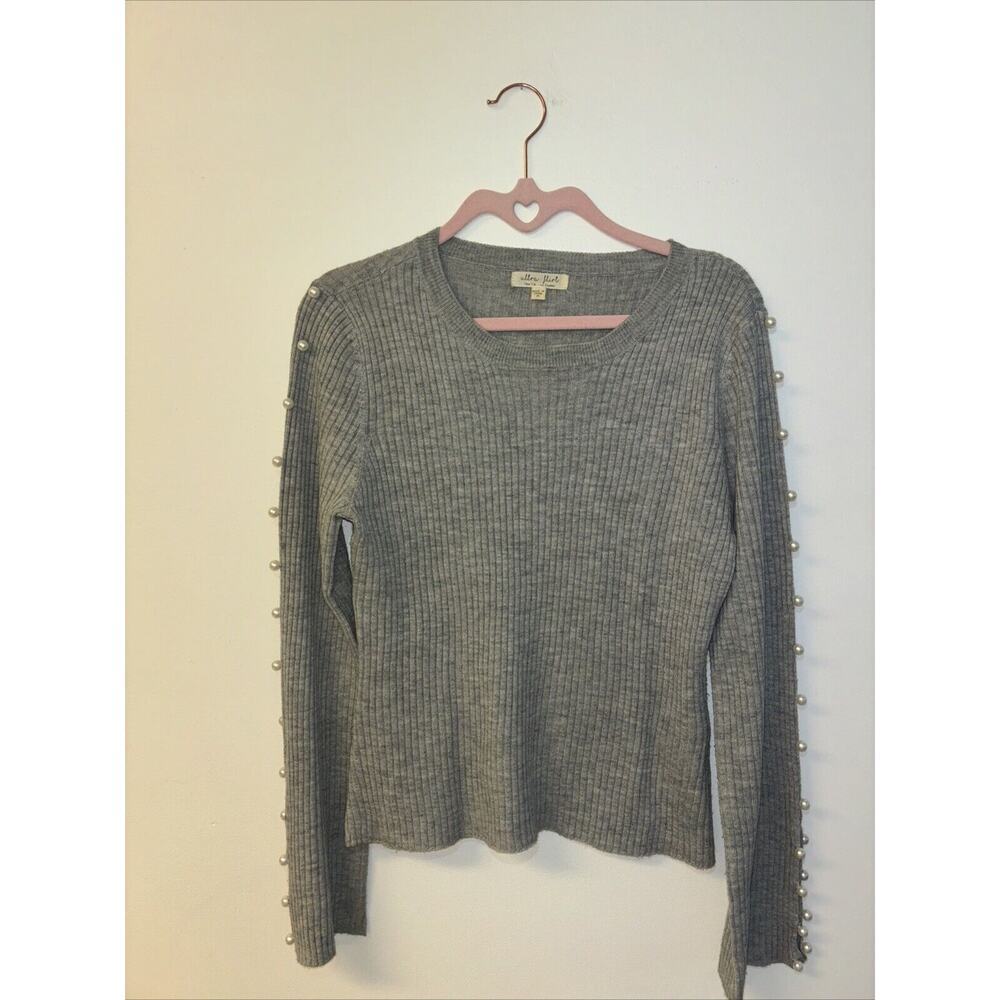 Gray Women’s Sweater Size Med cable knit With Pearl Sleeves‎ Bell Sleeve Classy